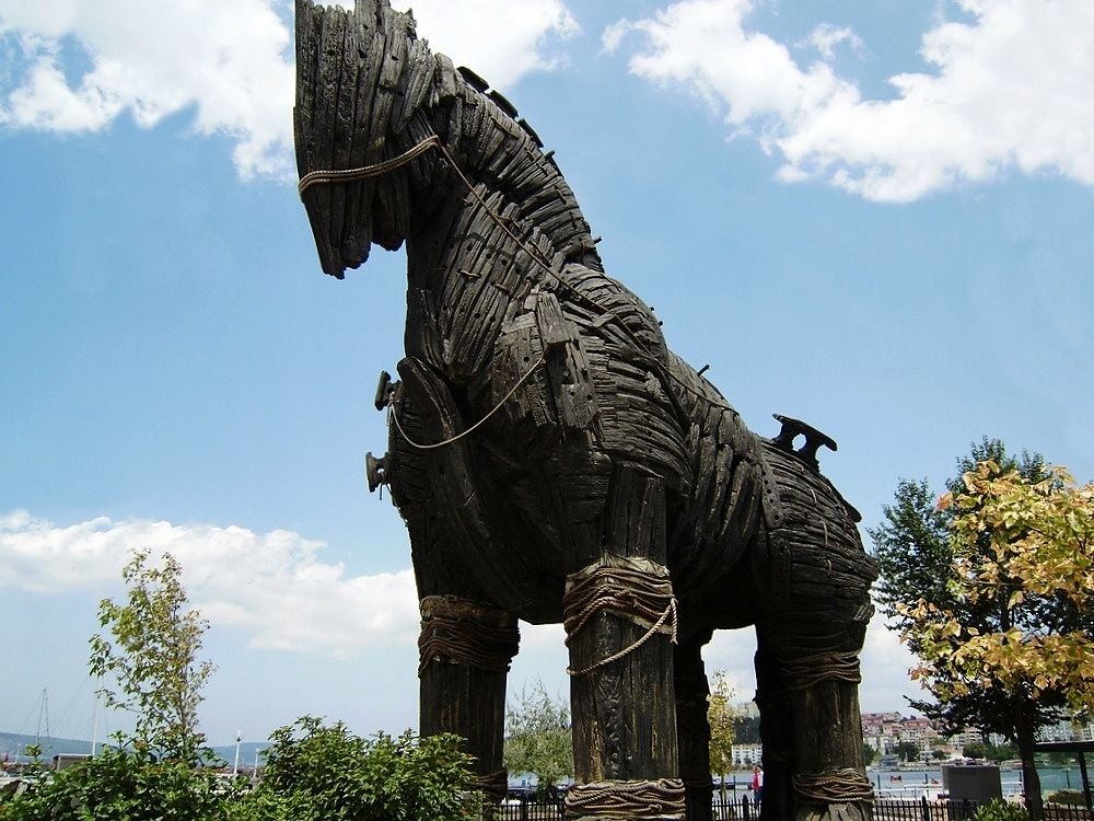 Il cavallo di Troia utilizzato nel film Troy  di Wolfgang Petersen (2004), a Çanakkale, a poca distanza dal sito archeologico di Troia, Turchia 