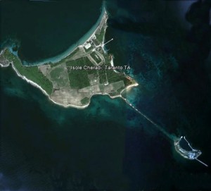 Immagine satellitare delle Isole Cheradi (l'isolotto di S. Paolo, sede del forte Laclos, è quello a destra) - Ph. GoogleEarth