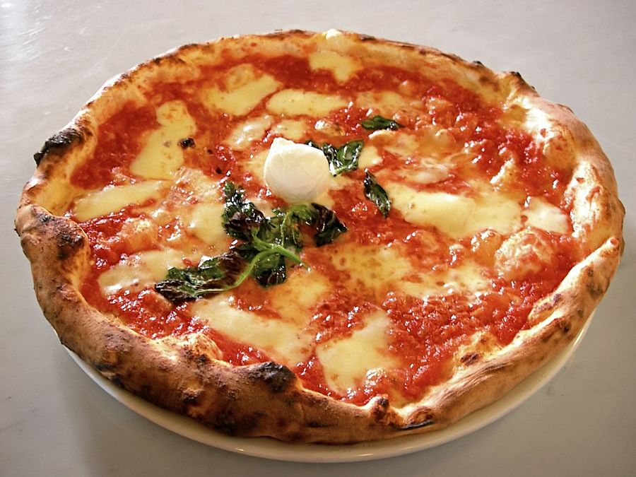 Pizza Margherita - Ph. Valerio Capello | Public domain