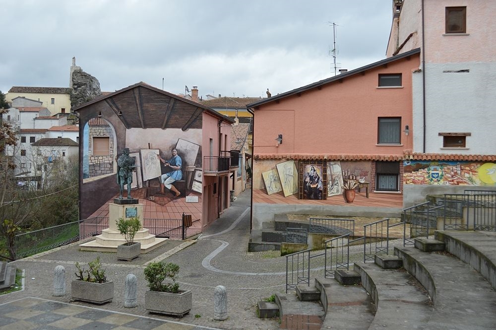 Aspettando il Carnevale tra i murales di Satriano di Lucania