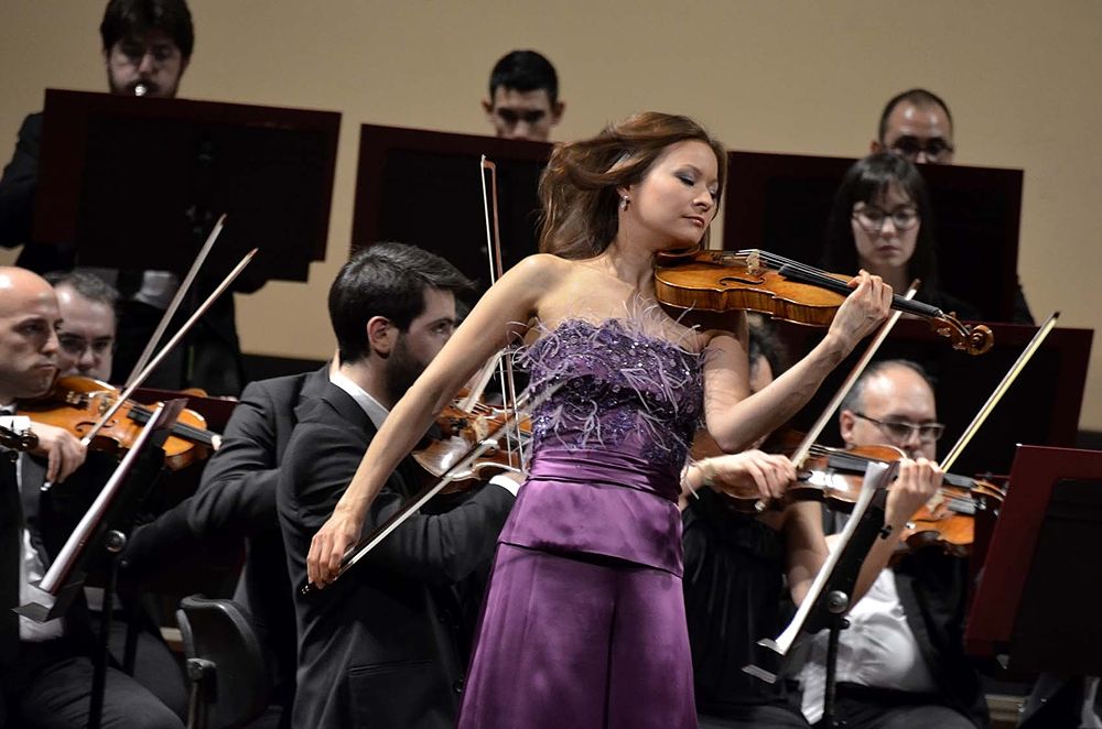 Brillante debutto per la nuova Stagione Sinfonica del Petruzzelli