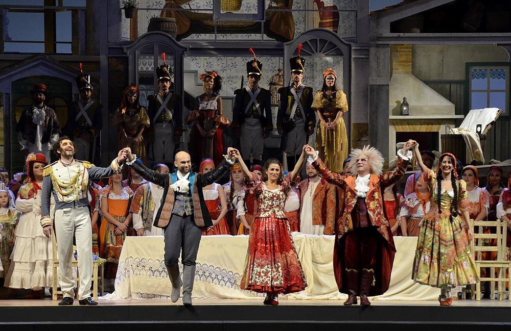 Calorosi applausi al Petruzzelli di Bari per "L'elisir d'amore" di Donizetti. Successo personale per Maria Grazia Schiavo