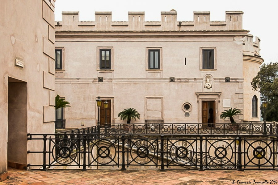 Castello di Corigliano: borgo e ingresso del Castello