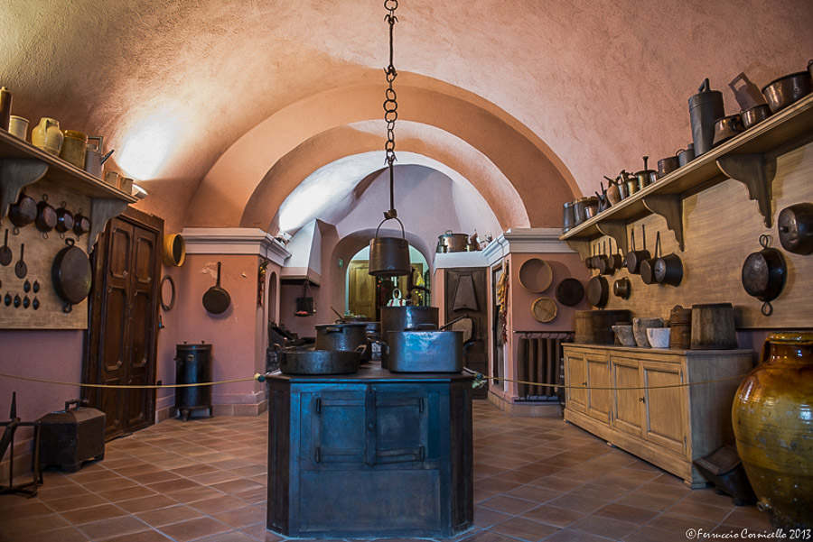 Castello di Corigliano: i sotterranei e la cucina ottocentesca