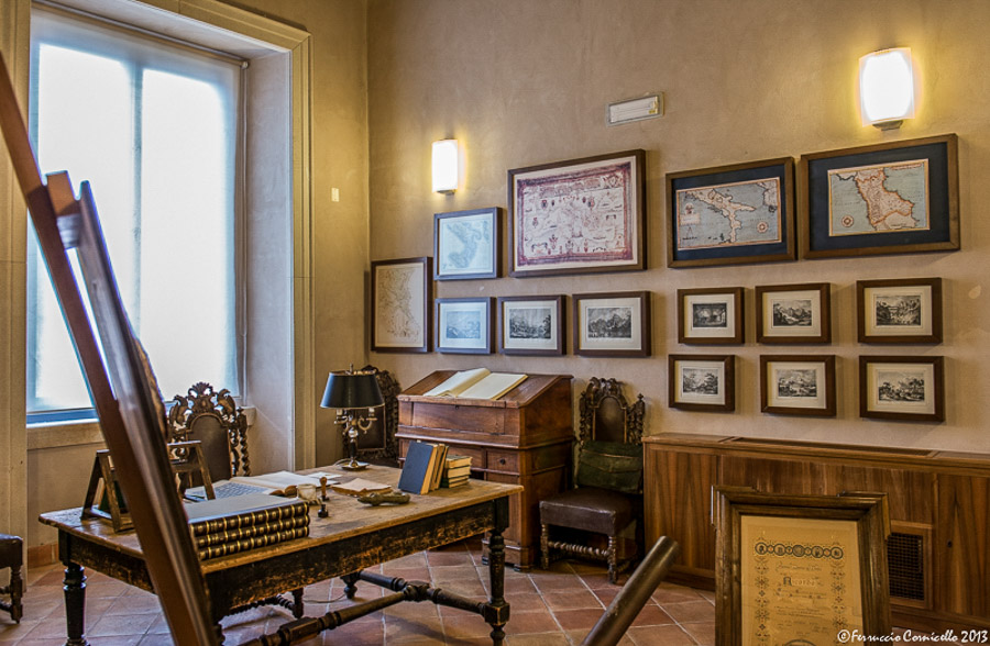 Castello di Corigliano: studio del Barone