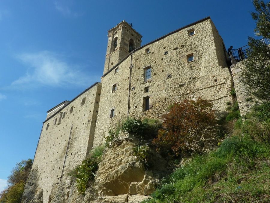 Castello di Roccascalegna: incanta la location abruzzese del film ‘Il racconto dei racconti”