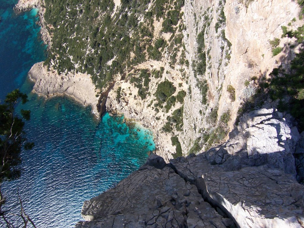 La sfolgorante Sardegna di Roberto Cossu