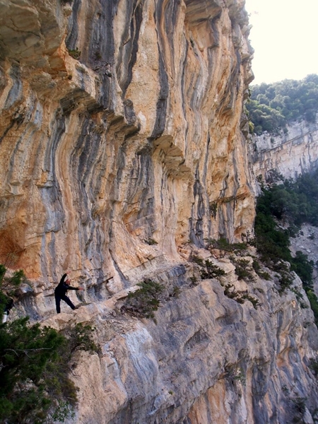 La sfolgorante Sardegna di Roberto Cossu