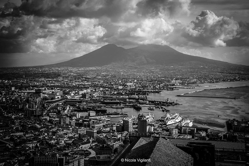 Napoli visioni in bianco e nero, Nicola Vigilanti