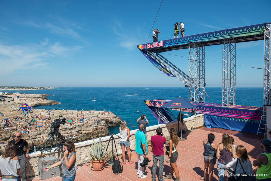 Nel blu dipinto di blu: a Polignano gli spettacolari tuffi del Red Bull Cliff Diving World Series 2015 - 2