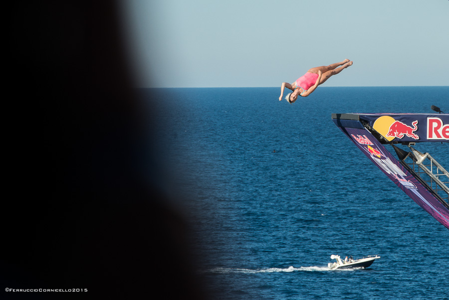 Nel blu dipinto di blu: a Polignano gli spettacolari tuffi del Red Bull Cliff Diving World Series 2015 - 2