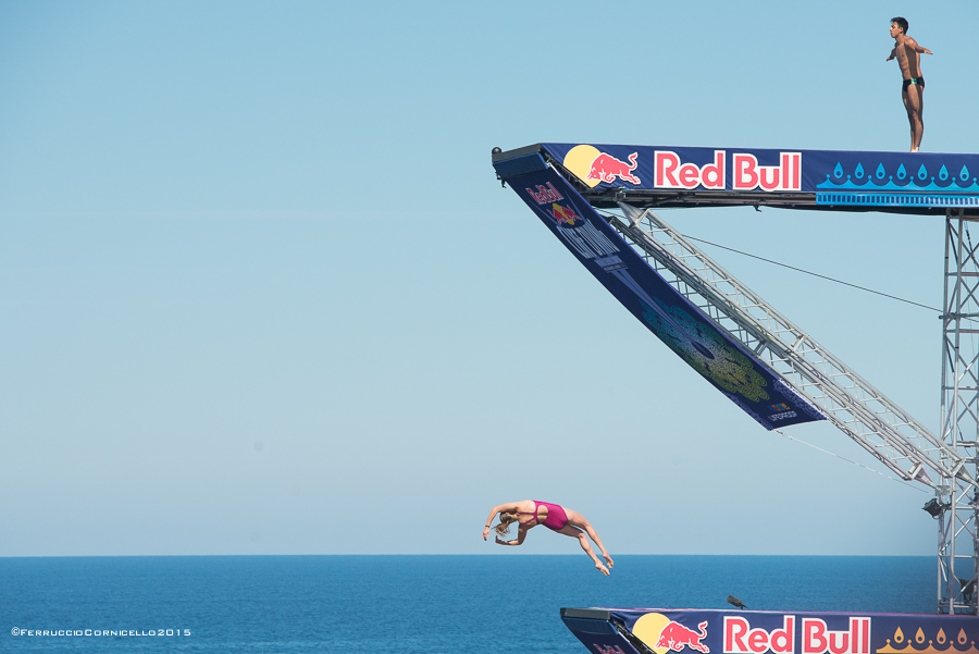 Nel blu dipinto di blu: a Polignano gli spettacolari tuffi del Red Bull Cliff Diving World Series 2015 - 2