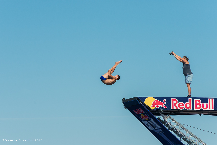 Nel blu dipinto di blu: a Polignano gli spettacolari tuffi del Red Bull Cliff Diving World Series 2015 - 2