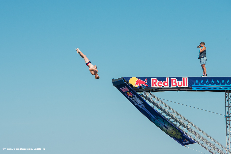 Nel blu dipinto di blu: a Polignano gli spettacolari tuffi del Red Bull Cliff Diving World Series 2015 - 2