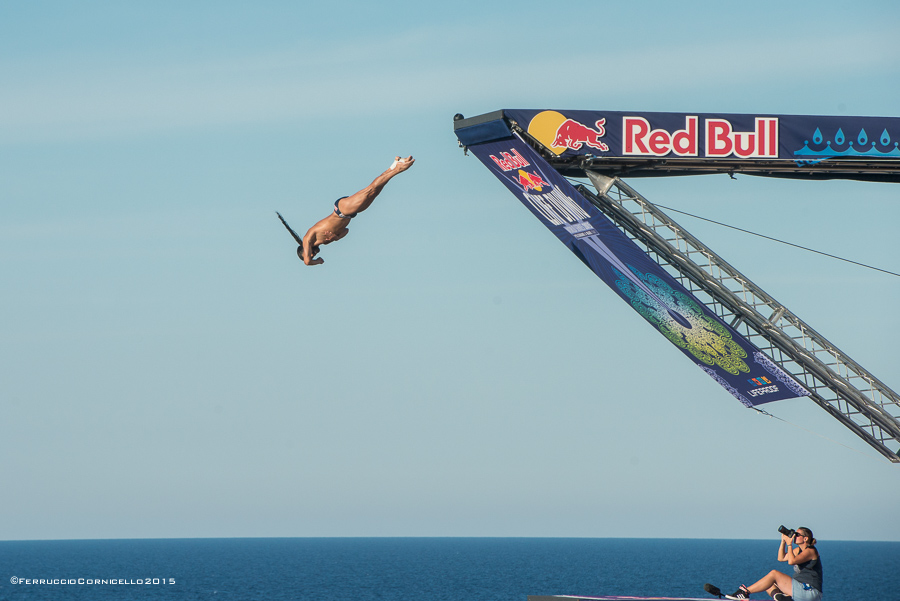 Nel blu dipinto di blu: a Polignano gli spettacolari tuffi del Red Bull Cliff Diving World Series 2015 - 2