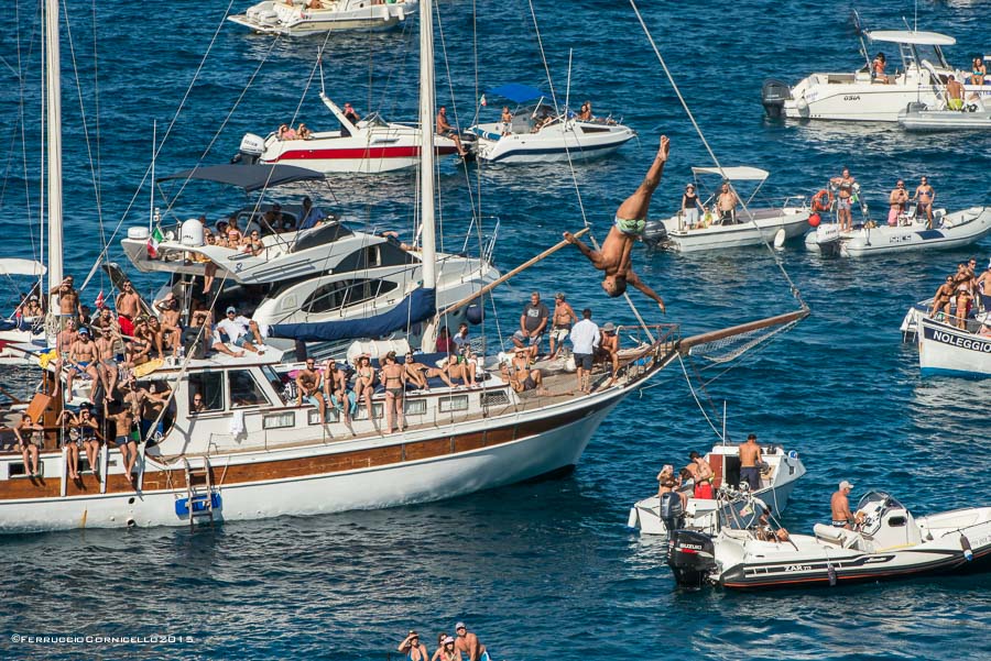 Nel blu dipinto di blu: a Polignano gli spettacolari tuffi del Red Bull Cliff Diving World Series 2015 - 2