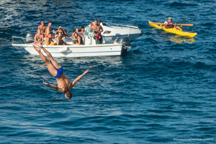 Nel blu dipinto di blu: a Polignano gli spettacolari tuffi del Red Bull Cliff Diving World Series 2015 - 2