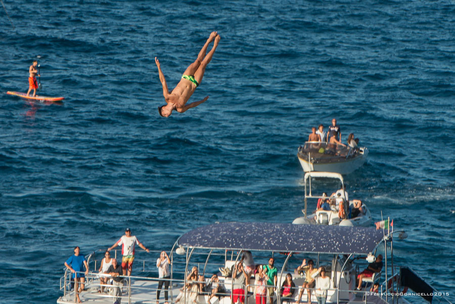 Nel blu dipinto di blu: a Polignano gli spettacolari tuffi del Red Bull Cliff Diving World Series 2015 - 2