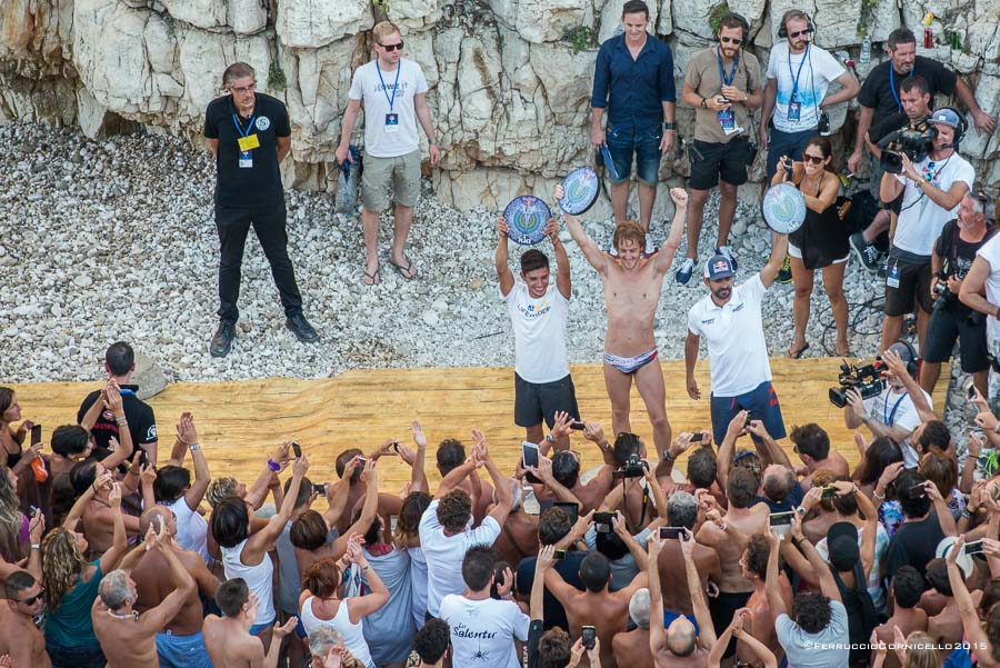 Nel blu dipinto di blu: a Polignano gli spettacolari tuffi del Red Bull Cliff Diving World Series 2015 - 2