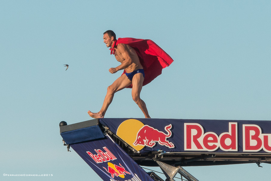 Nel blu dipinto di blu: a Polignano gli spettacolari tuffi del Red Bull Cliff Diving World Series 2015 - 2