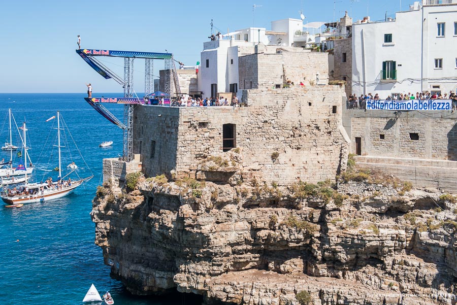 Nel blu dipinto di blu: a Polignano gli spettacolari tuffi del Red Bull Cliff Diving World Series 2015 - 2