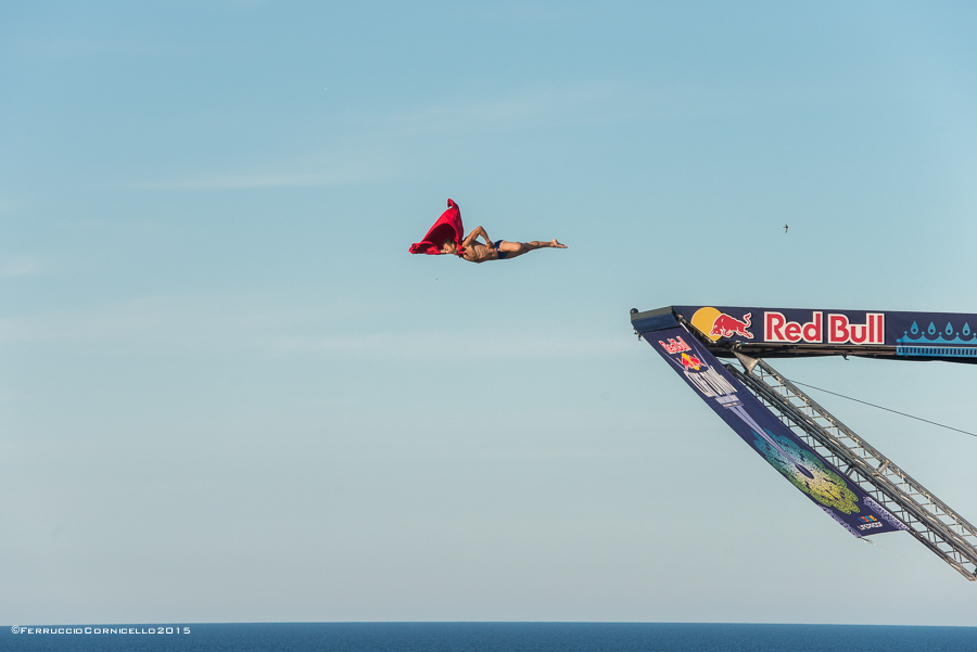 Nel blu dipinto di blu: a Polignano gli spettacolari tuffi del Red Bull Cliff Diving World Series 2015 - 2