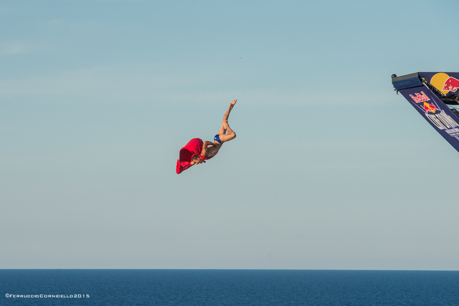 Nel blu dipinto di blu: a Polignano gli spettacolari tuffi del Red Bull Cliff Diving World Series 2015 - 2