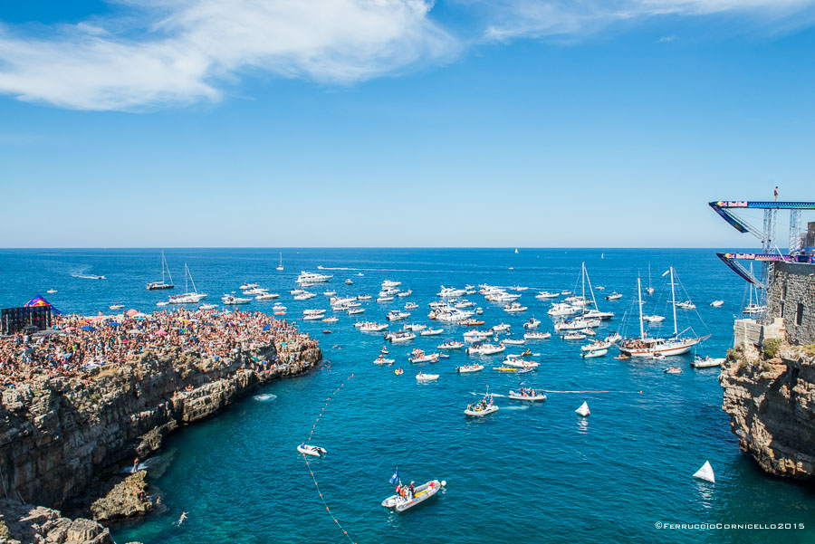 Nel blu dipinto di blu: a Polignano gli spettacolari tuffi del Red Bull Cliff Diving World Series 2015 - 2