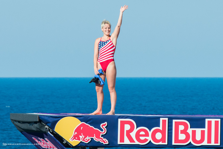 Nel blu dipinto di blu: a Polignano gli spettacolari tuffi del Red Bull Cliff Diving World Series 2015