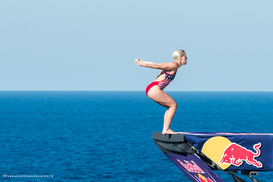 Nel blu dipinto di blu: a Polignano gli spettacolari tuffi del Red Bull Cliff Diving World Series 2015