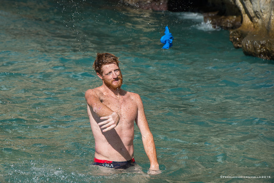 Nel blu dipinto di blu: a Polignano gli spettacolari tuffi del Red Bull Cliff Diving World Series 2015