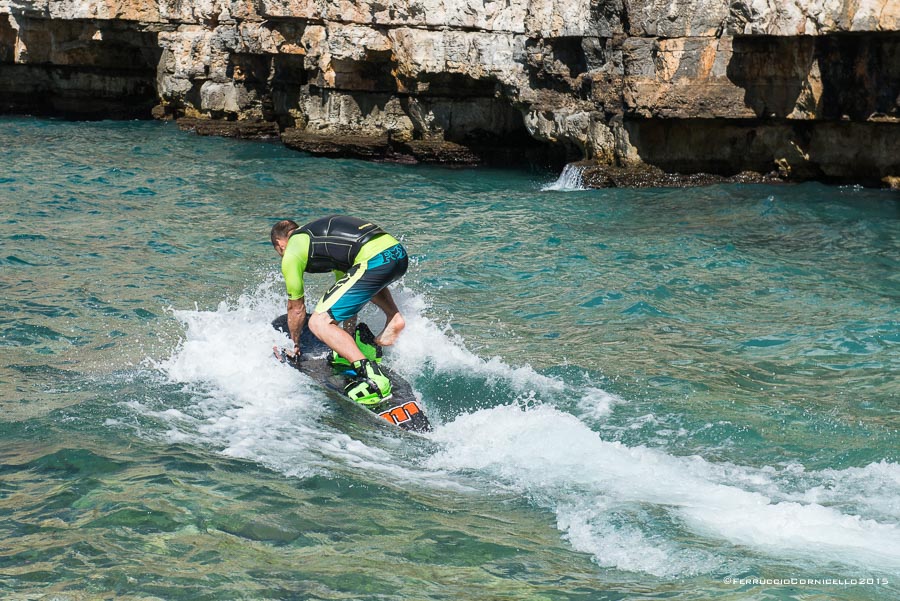 Nel blu dipinto di blu: a Polignano gli spettacolari tuffi del Red Bull Cliff Diving World Series 2015