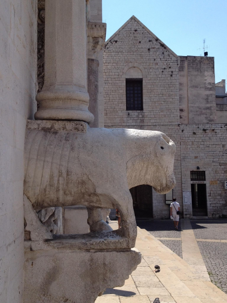 Pellegrina in Puglia: il racconto per immagini di Mara Catani