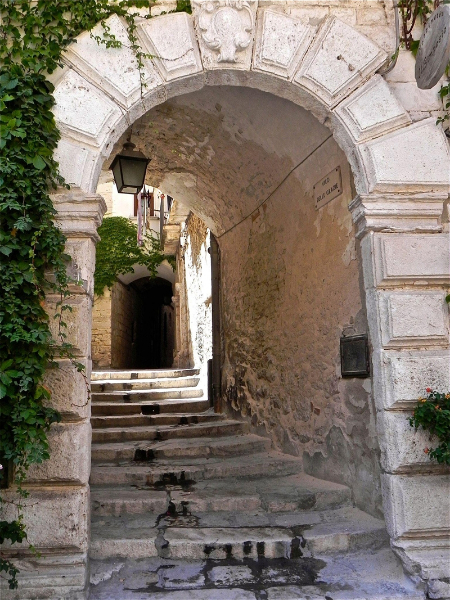 Pellegrina in Puglia. Un racconto per immagini di Mara Catani - 2