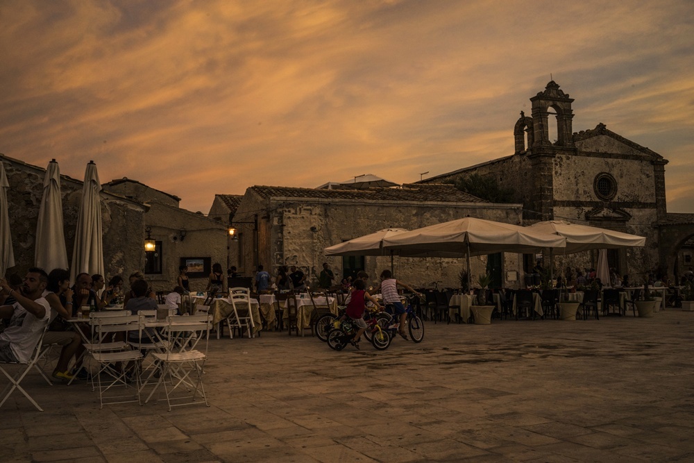 Sicilia, una terra sul magico confine fra luce e ombra, nelle immagini di Nicola Vigilanti - Marzamemi