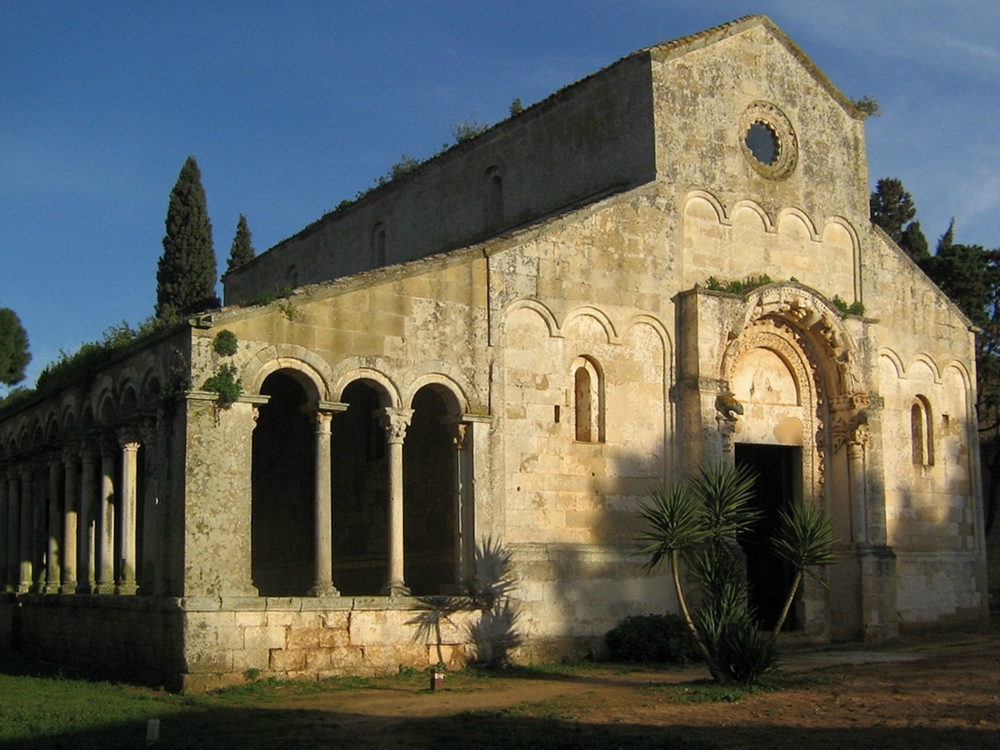 1280px-Chiesa_di_Santa_Maria_di_Cerrate