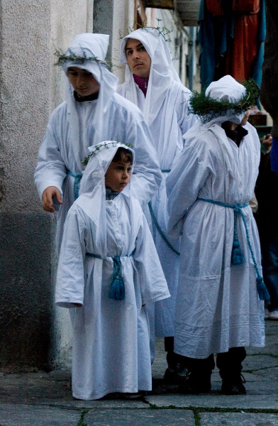 Penitenti alla processione dei Misteri Pasquali, Caulonia (Reggio Calabria) - Ph. © Simona Tonna