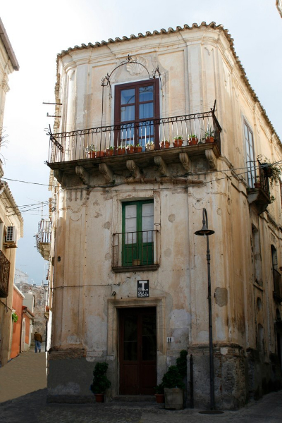Antico palazzo a Caulonia (Reggio Calabria) - Ph. © Simona Tonna