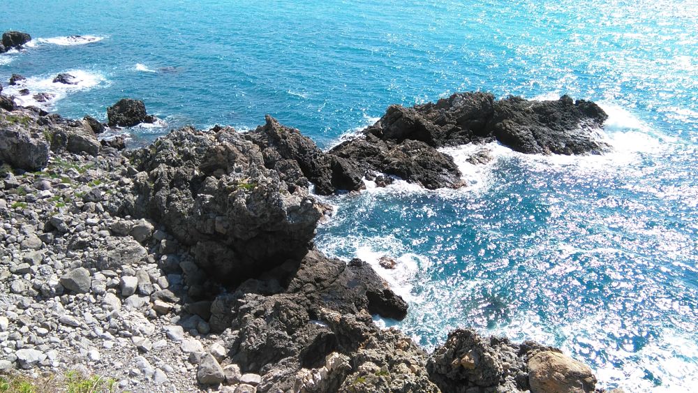 Il mare di Calabria tra Scilla e Bagnara Calabra - Ph.  © Famedisud