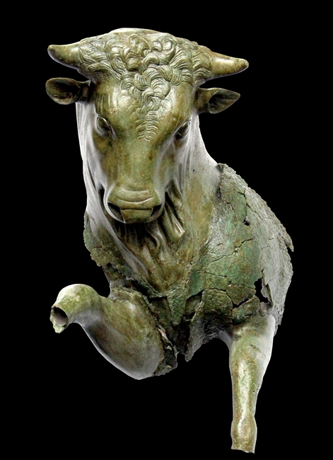 Toro Cozzante, bronzo, V sec. a.C. - Museo Archeologico Nazionale di Sibari