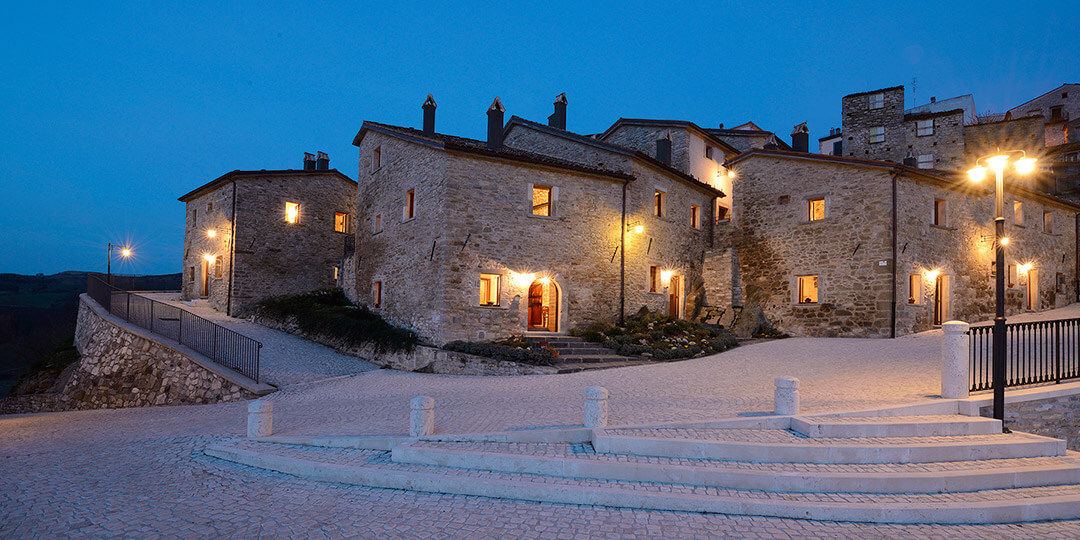 Case di Castel del Giudice (Is) recuperate ad albergo diffuso - Ph. Borgotufi