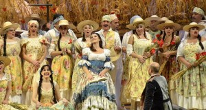 Calorosi applausi al Petruzzelli di Bari per “L’elisir d’amore” di Donizetti. Successo personale per Maria Grazia Schiavo