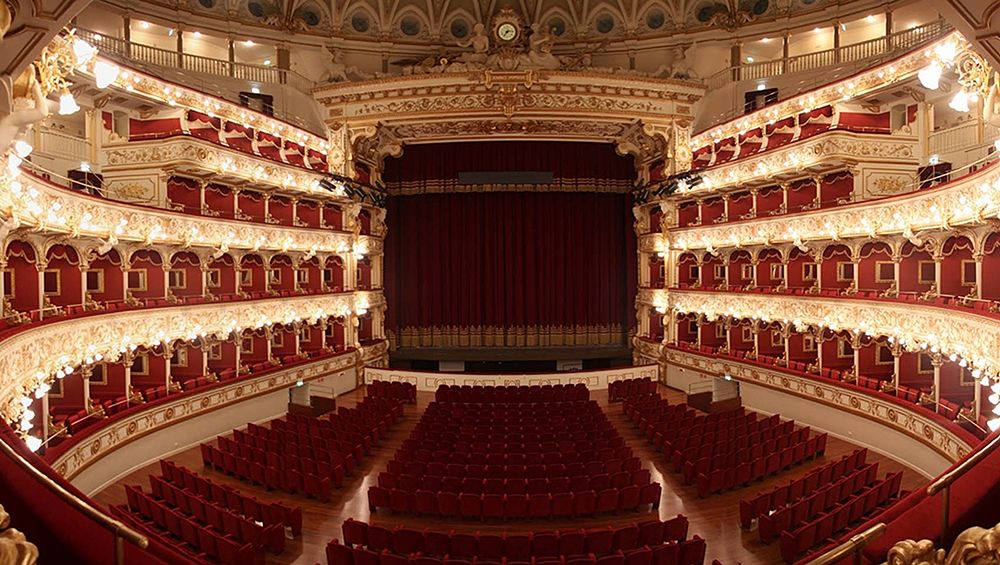 Teatro Petruzzelli di Bari - Ph. Carlo Cofano