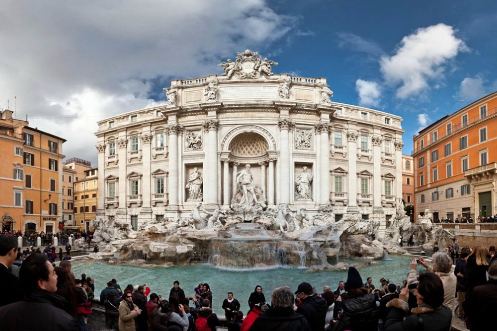 Turisti alla Fontana di Trevi, Roma - Ph. Benson Kua | CCBY-SA2.0
