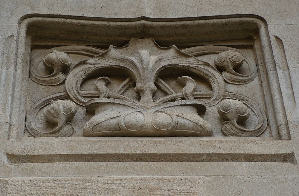 Part. della decorazione in pietra sul muro esterno, Villino Florio, XX sec., Palermo - Ph. Sicilarch | CCBY-SA3.0