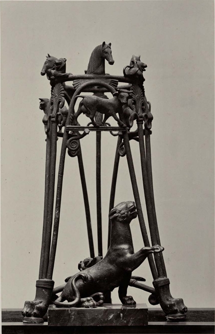 Il Tripode di Metaponto nel Souvenirs de la Galerie Pourtlès, tableaux, antiques et objets d’art photographiés par Goupil & Cie, Paris, 1863