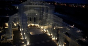 A Siponto l’Arte ricostruisce il Tempo con l’onirica Basilica di Edoardo Tresoldi