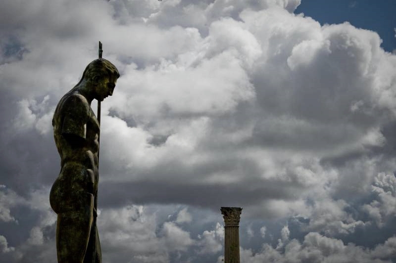 Campania - Una delle opere dello scultore polacco Igor Mitoraj in mostra negli scavi di Pompei - Ph. ANSA