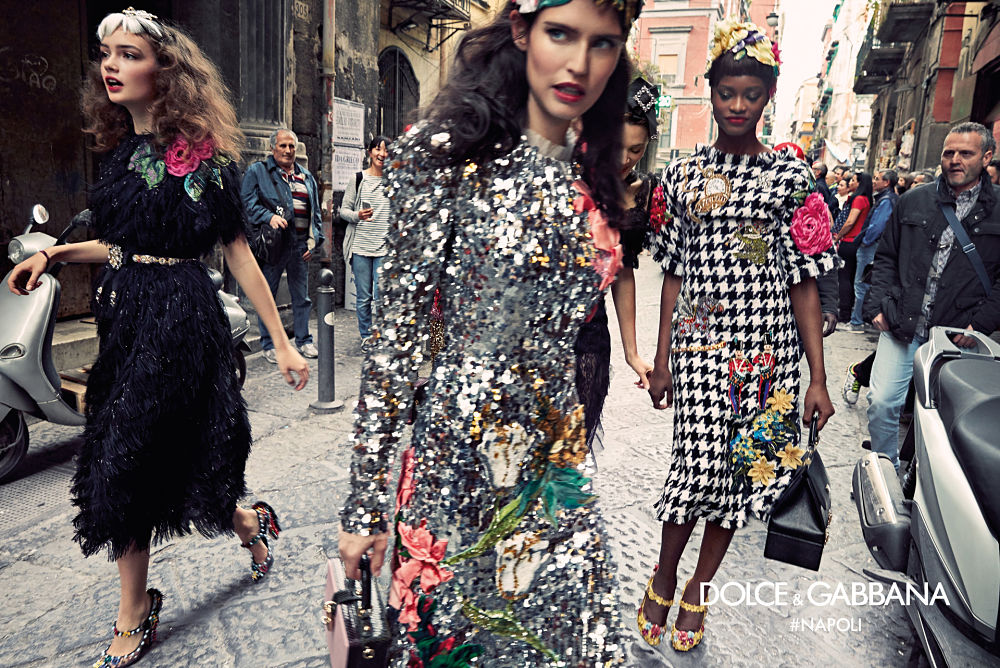 Una delle immagini della campagna Dolce&Gabbana 2016-17 realizzata per le vie di Napoli dal reporter Franco Pagetti
