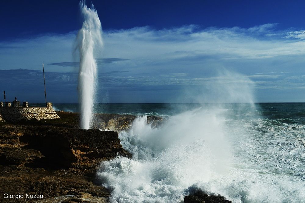 Risultati immagini per geyser grotta verde